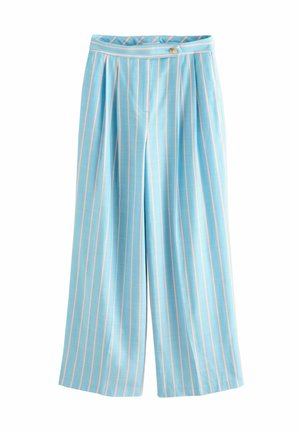 Helle blaue, weit geschnittene Hose mit rosa senkrechten Streifen, mit gefaltetem Vorderteil und einem Knopfverschluss am Bund.