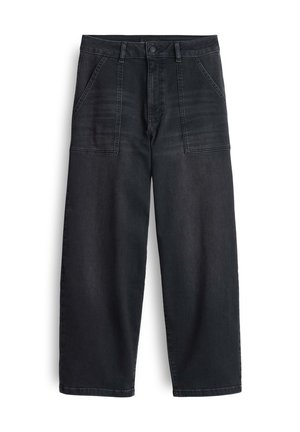 Pantaloni neri in denim a gamba larga con tasche applicate frontali, passanti per cintura, chiusura con bottone e dettagli di cuciture visibili.