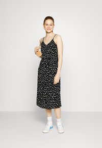 Vero Moda VMLGELINA SINGLET MIDI DRESS - Vestido de dia - black