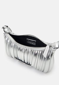 KARL LAGERFELD SMALL KUSHION - Sac à main - silver-coloured