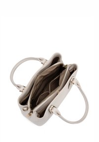 Borsa a tracolla color beige chiaro in pelle testurizzata, con doppi manici superiori, accessori in tonalità oro, due scomparti con cerniera e diversi taschini interni.