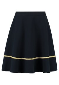 Jupe patineuse noire avec une taille ajustée, ornée de deux bandes métalliques dorées horizontales près de l'ourlet. Fabriquée en un tissu lisse et léger.