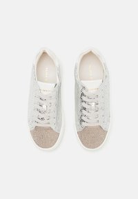 Alma en Pena Αθλητικά παπούτσια - berlin silver