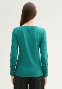 TOM TAILOR DENIM U-BOOT AUSSCHNITT - Langarmshirt - jade green melange