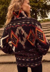 Next OUTDOOR BORG QUARTER ZIP - Fleece trui - black brown abstract print