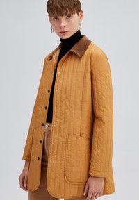 Touché Privé QUILTED - Rövid kabát - camel