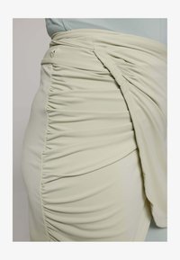 Niet geselecteerd, sage and mint