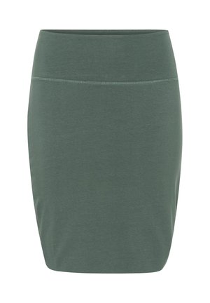Grön knälång kjol i mjukt tyg med elastisk midja och en enkel, kroppsnära design. Inga mönster eller ytterligare detaljer.