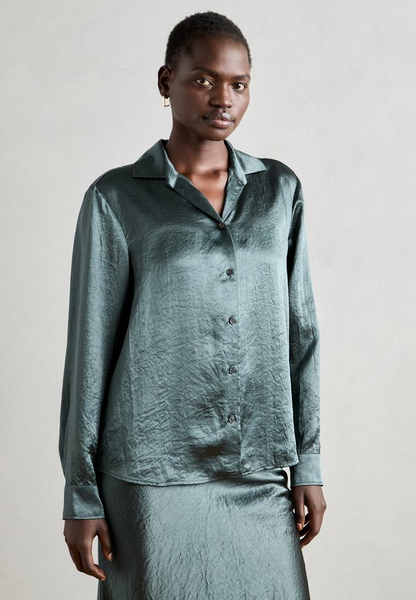 BLOUSE BOXY SHAPE COLLAR LONGSLEEVE SOLID - Button-down blouse - deep emerald