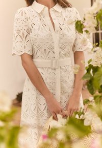 Lipsy BRODERIE BELTED MIDI - REGULAR FIT - Blusenkleid - cream