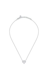 Collana in argento con pendente a forma di cuori decorato con pietre trasparenti, che presenta una superficie lucida e un design delicato.