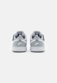 Nike Sportswear NIKE COURT BOROUGH LOW 2 (TD) - Sapatilhas - wolf grey/white