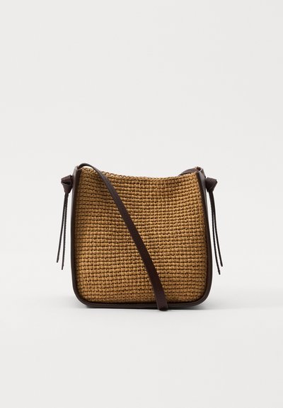 Loeffler Randall Geantă crossbody - espresso