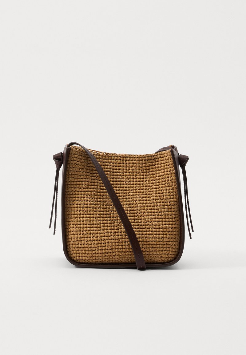 Loeffler Randall Taška cez plece - espresso
