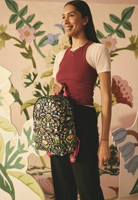 Cath Kidston COMPACT - Turistinė kuprinė - black create