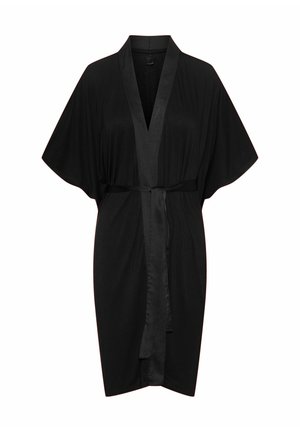 Czarny szlafrok do kolan z szerokimi rękawami, wykończeniem z satyny i dopasowanym paskiem zawiązanym w talii.