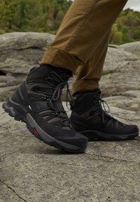 Valittu, magnet/black/quarry