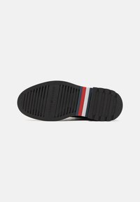 Tommy Hilfiger COMFORT BOOT - Snørestøvletter - black