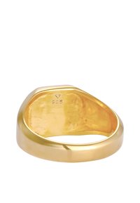 Guldfarvet ring med en glat, poleret overflade og et rundt bånd. Indvendig gravering viser "925" for sølvrenhed.