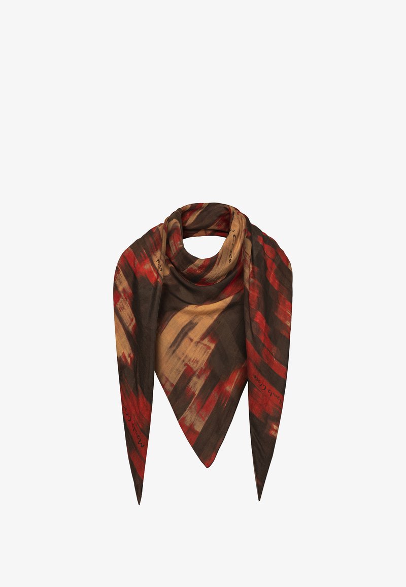 Foulard in seta di forma triangolare, decorato con motivi astratti nei colori rosso, marrone e beige. Morbido al tatto e di peso leggero.