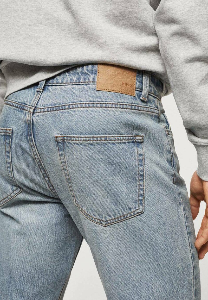 Lerne dich kennen Hocken leicht bob jeans Behandlung ich trage Kleidung