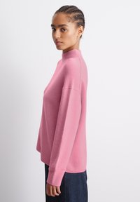 Marc O'Polo DENIM MOCK NECK - Pulóver - light pink melange