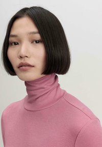 hessnatur Langarmshirt - wildrose