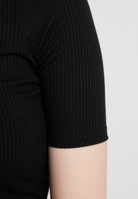 New Look T-shirt con stampa - black