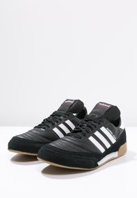 adidas Performance MUNDIAL GOAL - Indendørsfodboldstøvler - noir/blanc