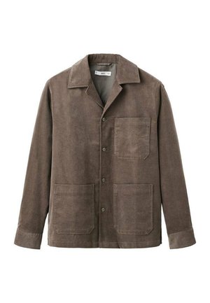 Giacca in corduroy marrone con colletto, chiusura frontale con bottoni e due grandi tasche a toppa. Tessuto morbido, design casual.