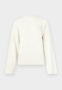 Hvit strikkegenser med rund hals, vide ermer og ribbekant nederst. Myk tekstur og kort modell, minimalistisk stil.