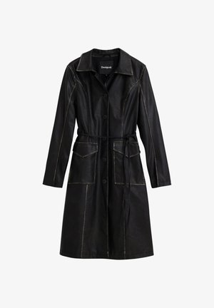 Schwarzer Leder-Trenchcoat mit einem Kragen, Knopfverschluss, zwei vorderen Taschen, einem Taillengürtel und kontrastierenden Nähdetails.