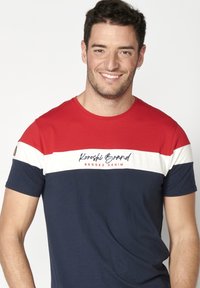 Koroshi SHORT SLEEVE - Marškinėliai su spaudiniu - rojo   red