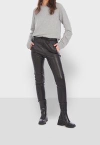 Oakwood Kožené kalhoty - black