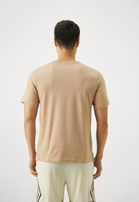 Jordan TOP - Sports T-shirts - legend brown/black