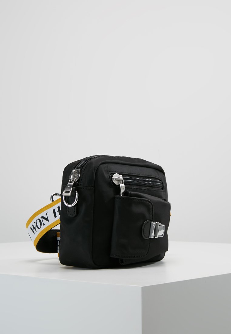 Won Hundred ATHEN YELLOW Skulderveske blacksvart Won Hundred ATHEN YELLOW Skulderveske blacksvart