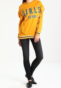 Jennyfer Sudadera - yellow