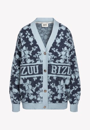 Blauw en marine bloemetjespatroon vest met knopen aan de voorkant, geribbelde boorden en zoom, en het "BIZUU" tekstlogo over de borst.