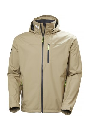 Chaqueta impermeable beige con capucha, cremallera central, bolsillos con cremallera en el pecho y los laterales, y puños ajustables, diseñada para actividades al aire libre.