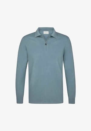 Polo de manga larga azul claro con cuello y una cremallera corta en el centro delantero.