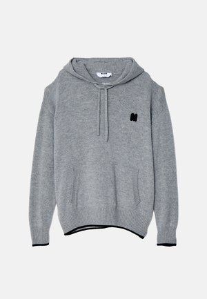 Felpa grigia a maglia con tasca frontale, cappuccio con lacci, logo ricamato nero sul petto e polsini e orlo a costine.
