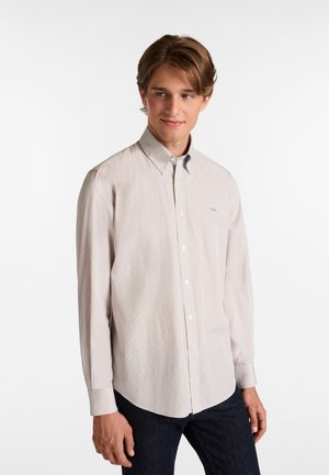 BUTTON DOWN A RIGHE - Camisa - beige