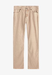 Unselected, dry sand