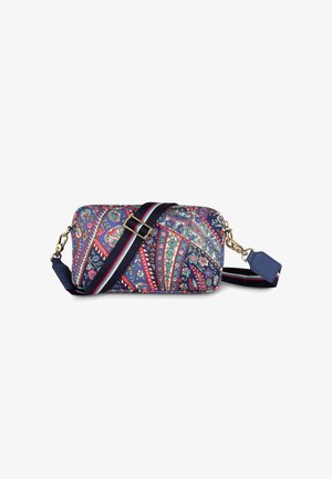 Gekleurde stoffen crossbodytas met een navy basis, bloem- en paisleypatronen, een gouden gesp en een gestreepte verstelbare band.