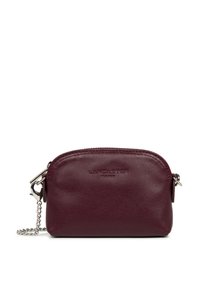 Portafoglio in pelle bordeaux con zip metallica, catena in tonalità argento e logo "LANCASTER PARIS" impresso sul davanti. Design arrotondato.