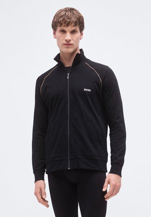 - Koszulka do spania