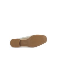 Zool van een beige zakelijke schoen met een gestructureerde voorkant en hielgreep, merk "Gabor" in de boog gedrukt, maat 4 1/2.