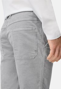 camel active RELAXED FIT - Shorts - tinted blue