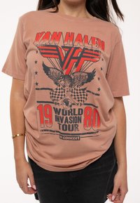 Paradiso Clothing VAN HALEN WORLD INVASION - Print T-shirt - pink