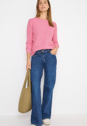 - Sweter